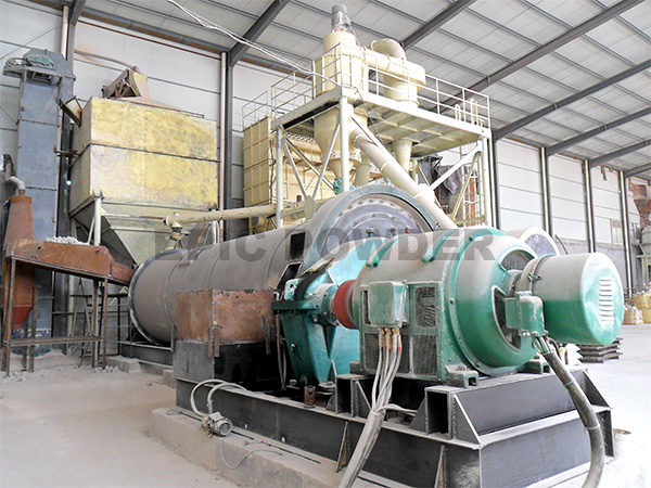 In order to achieve fine quartz powder, some grinding aid is normally added during grinding.